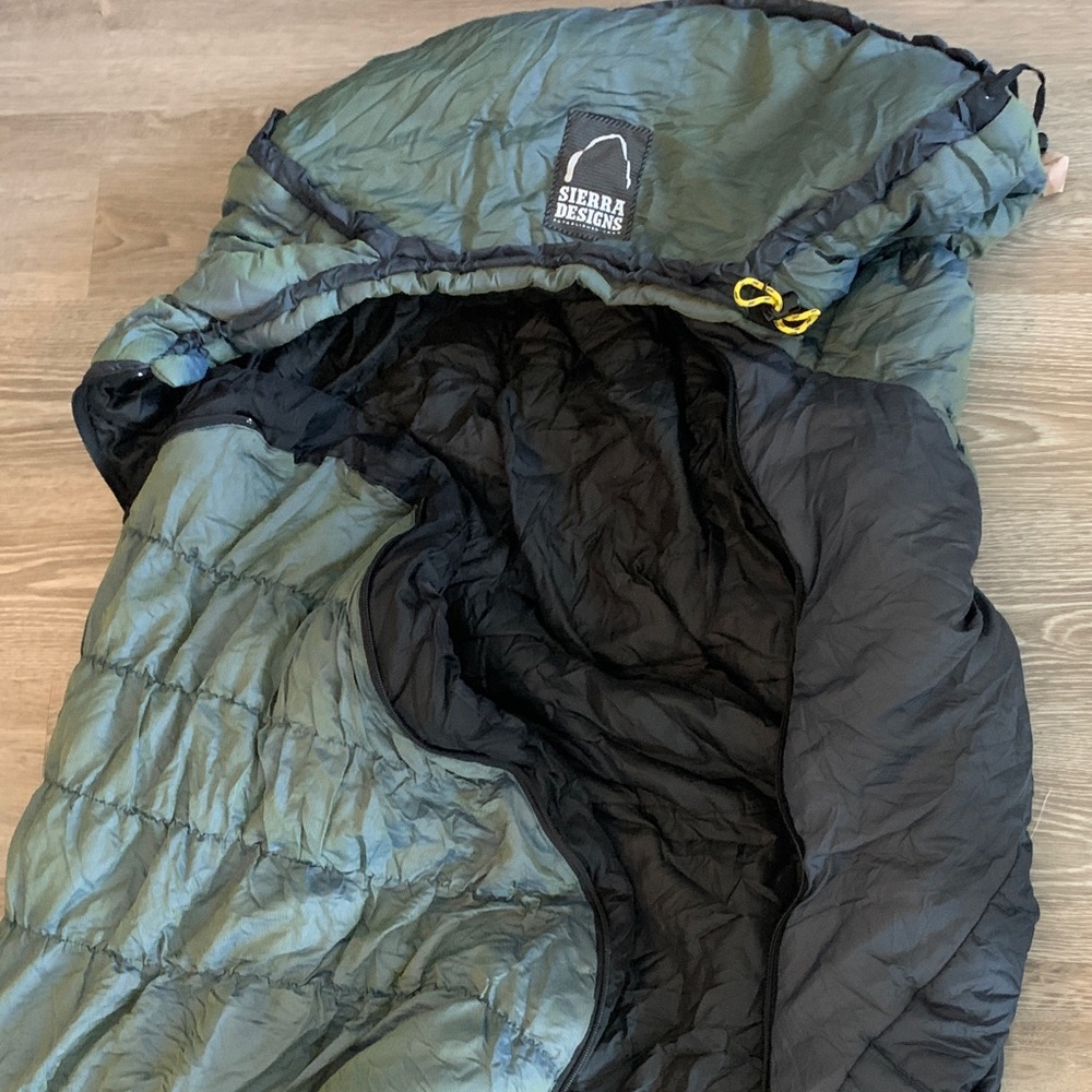 Sierra Designs Men's Sleeping Bag - Green and Black